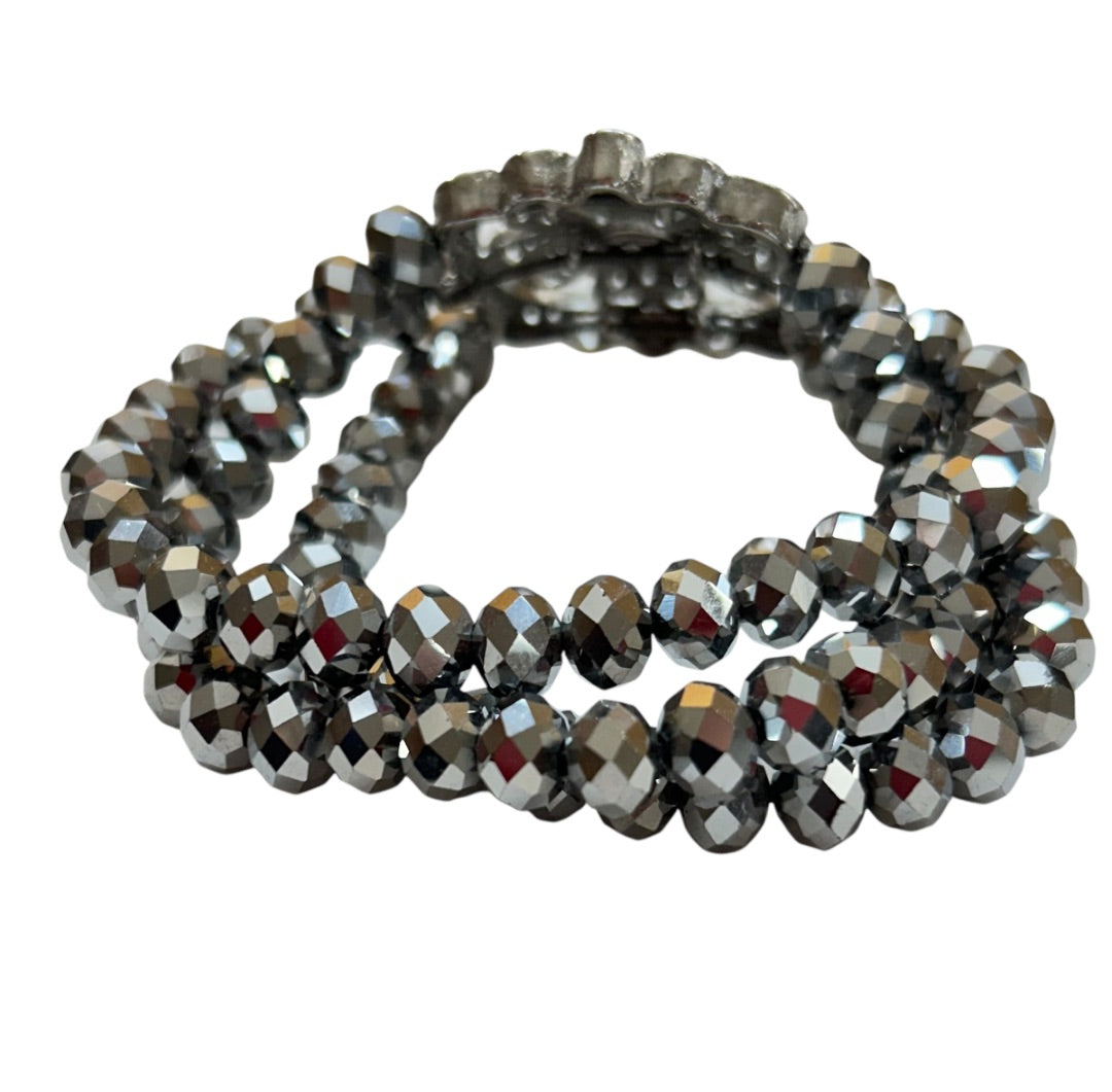 Triple Strand Stretch Bracelet Silvertone Faceted Beads Medallion
