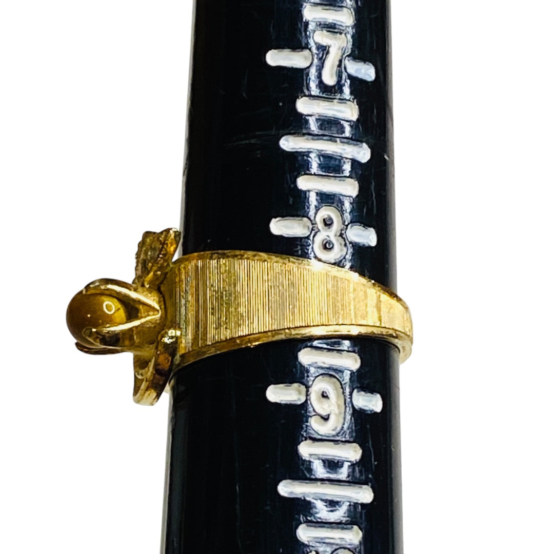 Size 8.5 Vintage Goldtone Ring Band Style Embellished Leaf Flower