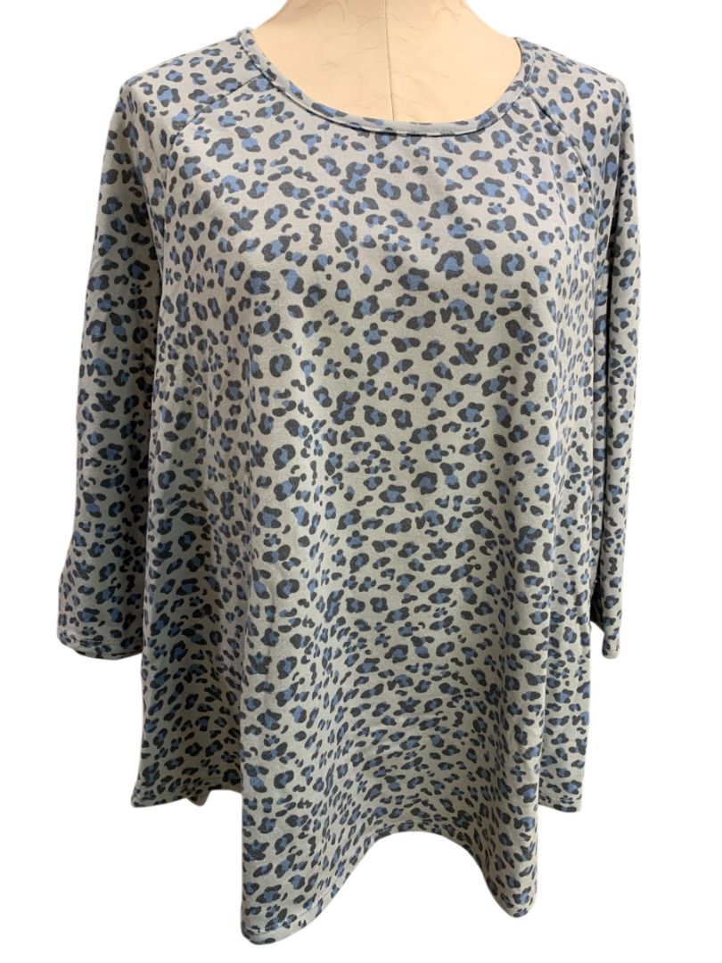 Size 1X Kim & Cami Leopard Print 3/4 Sleeve Top Shirt Gray