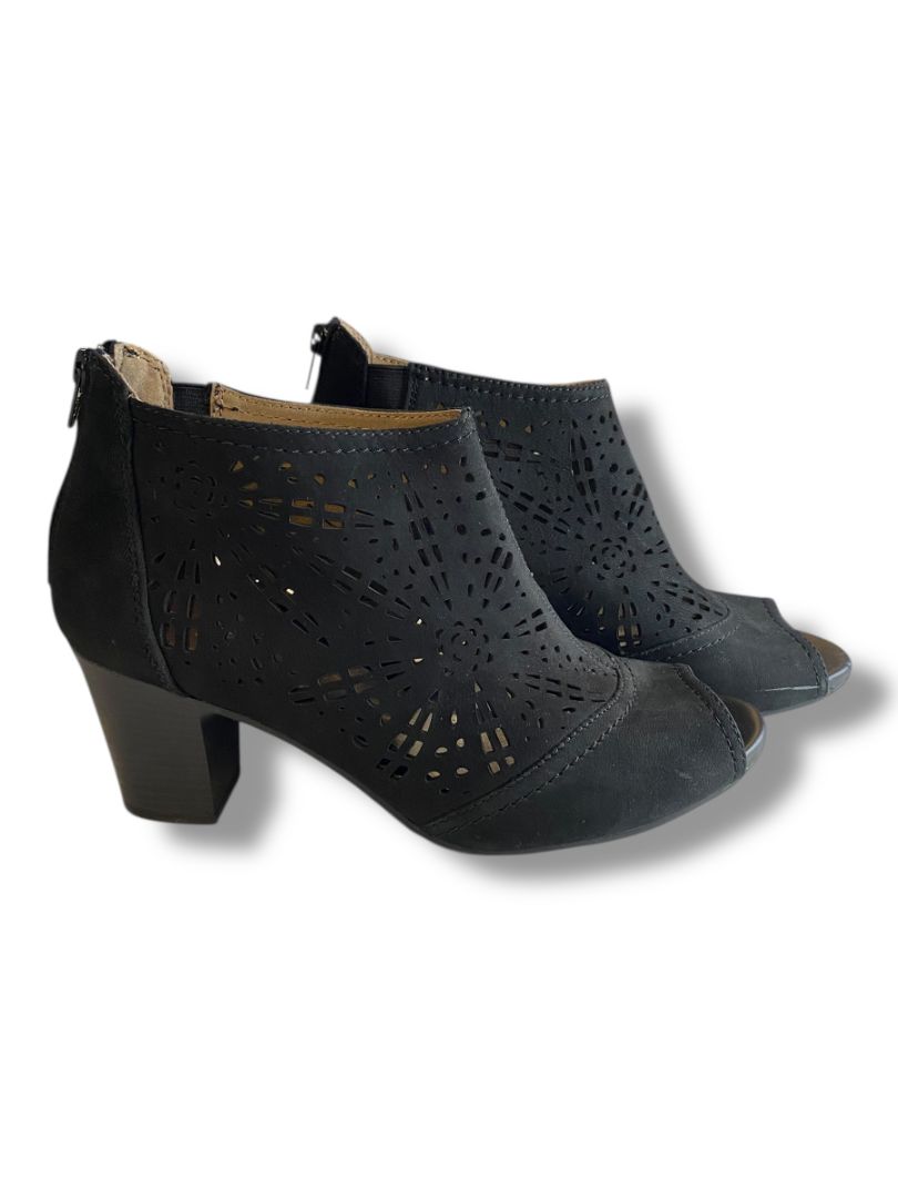 Size 11W Earth Origins Shaye Womens Wide Black Suede Booties