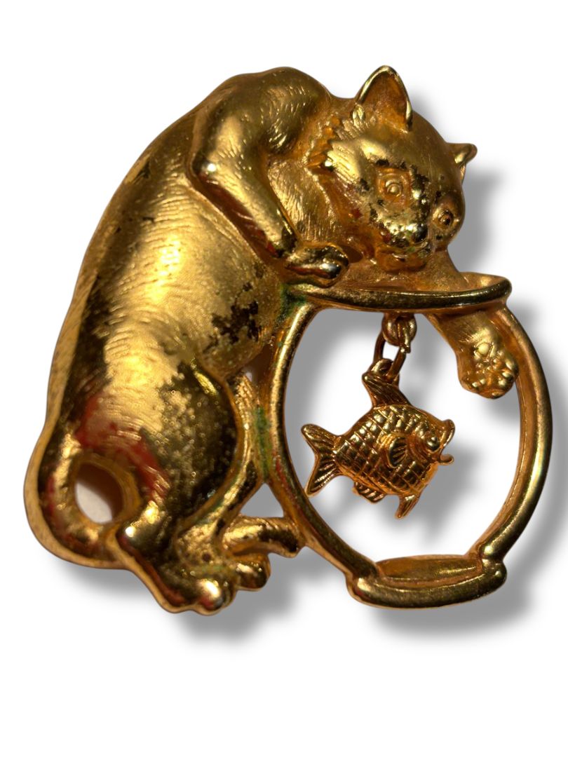 Signed J.J. Jonette Cat in Fishbowl Goldtone Brooch Pin 2"