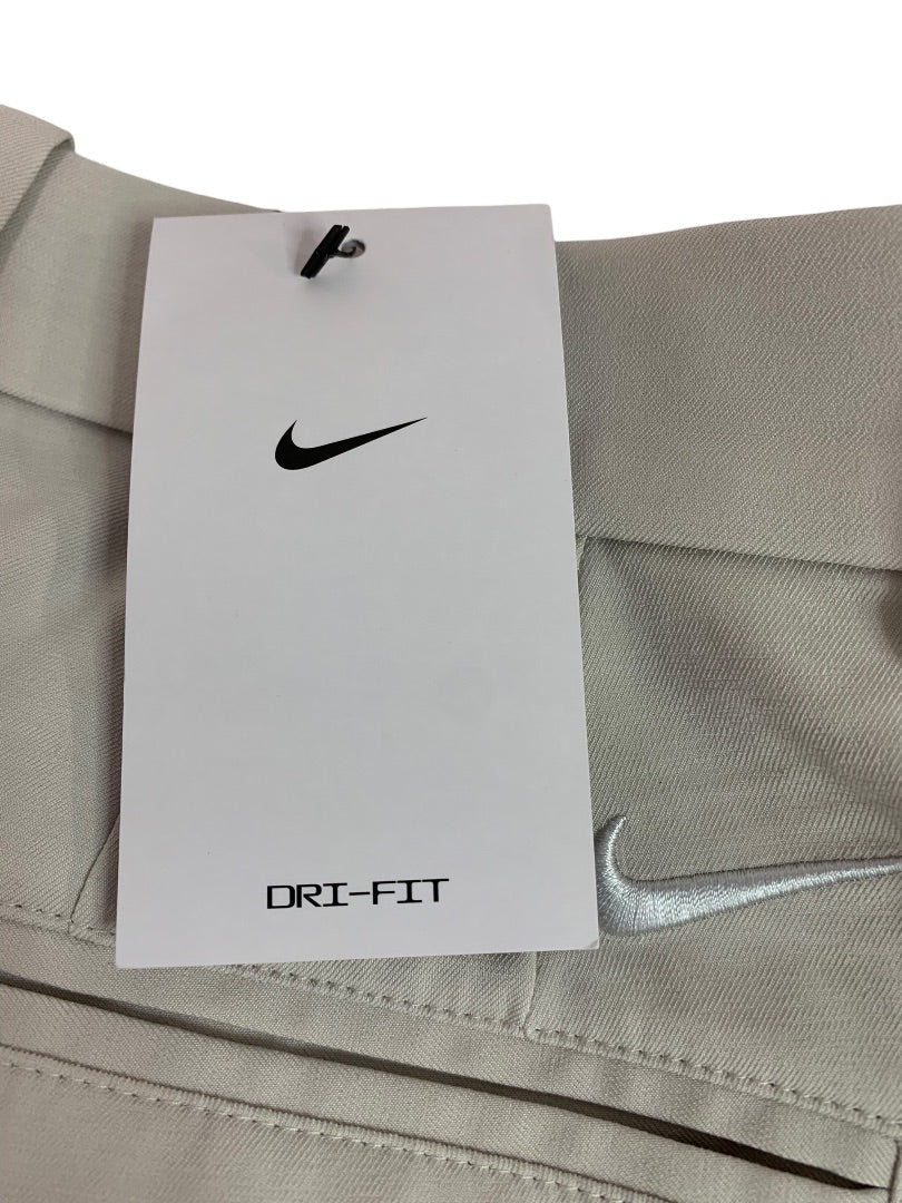 Size 32 Nike Golf Mens New Dri-Fit Core Flex Shorts Tan AJ5493