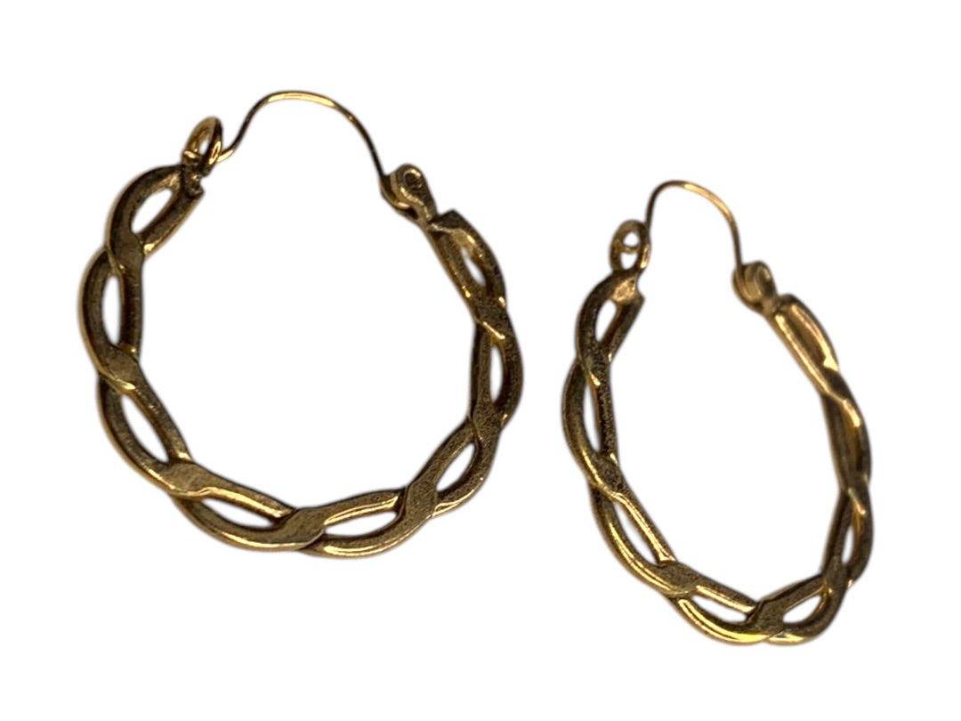 Goldtone Chain Pattern Hoop Earrings Hinged Pierced 1 Inch