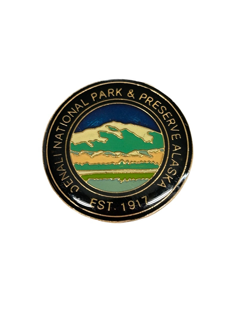 Souvenir Lapel Pin Denali National Park Alaska Resin 1" Diameter
