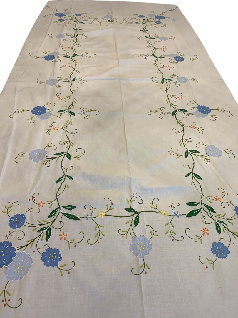 Vintage Embroidered Applique Tablecloth Floral 64 x 100 Inches Table Linen