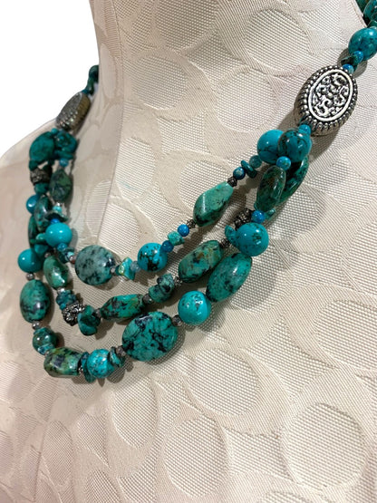 Silvertone and Green Beaded Necklace Snake Chain 17-22 Inch Lobster Clasp