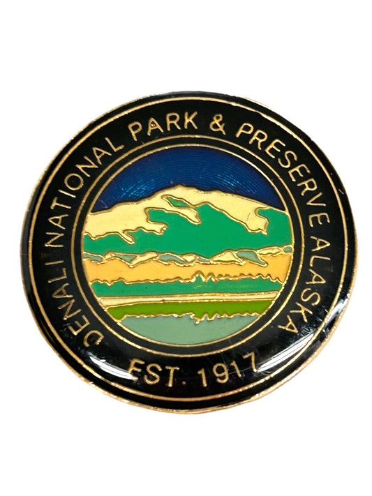 Souvenir Lapel Pin Denali National Park Alaska Resin 1" Diameter