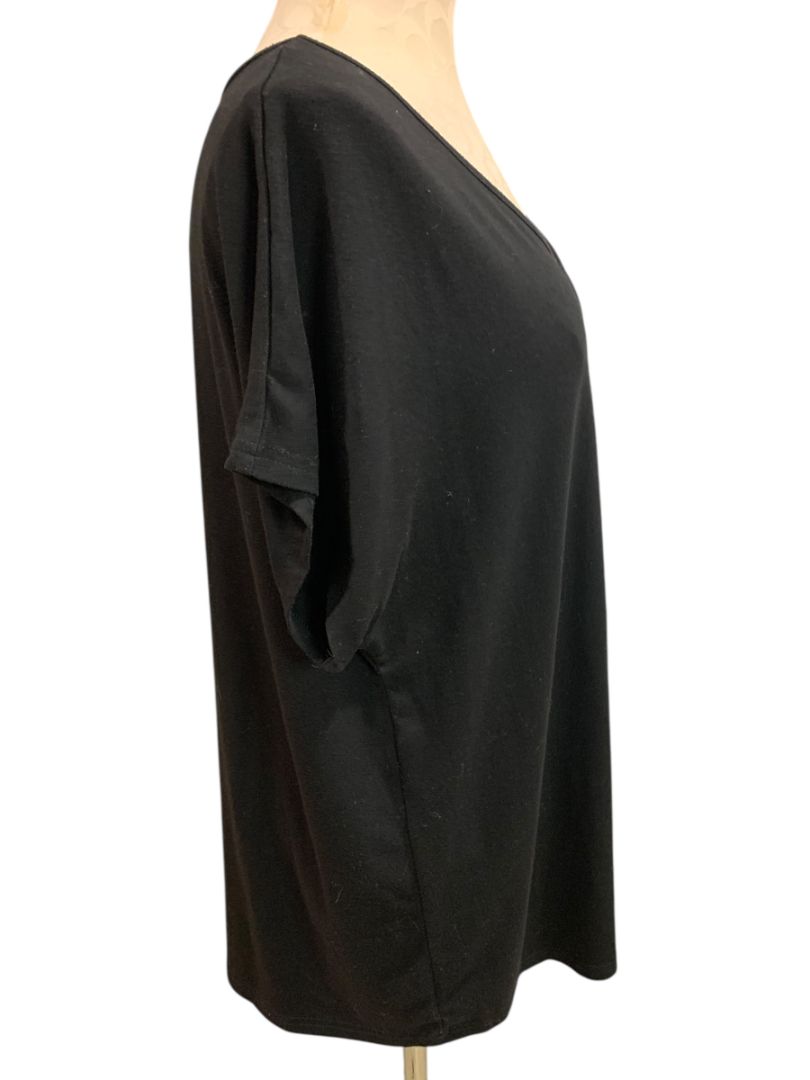 Size 1XL Womens Black V-Neck Short Sleeve Tshirt Loose Fit