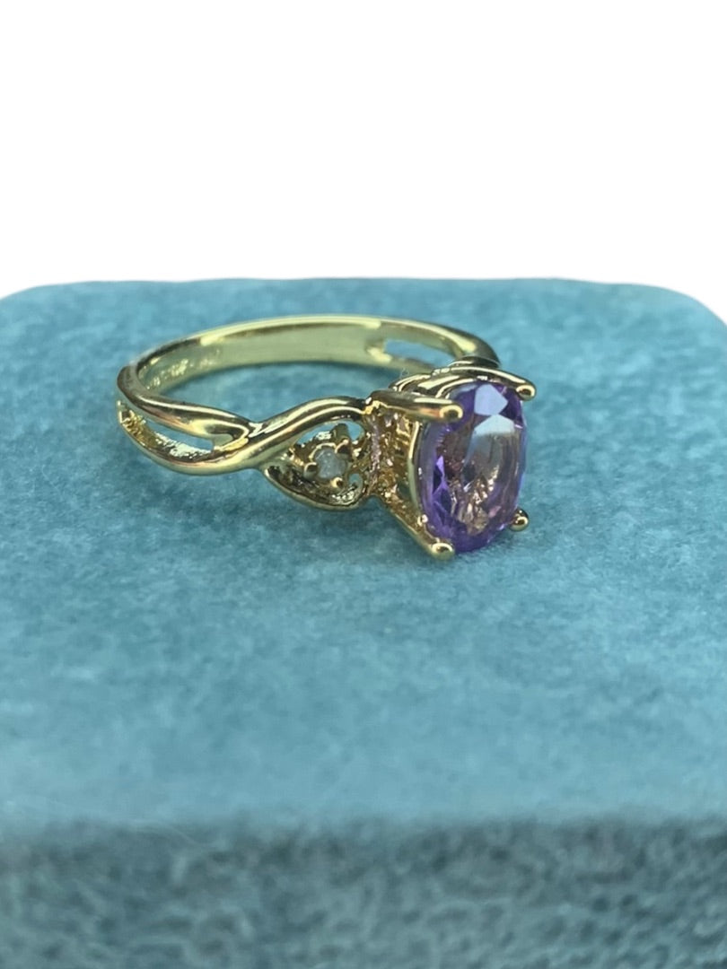 Size 6.5 Goltone Costume Jewelry Ring Purple Glass Solitaire Setting Oval