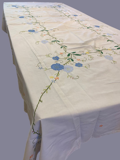 Vintage Embroidered Applique Tablecloth Floral 64 x 100 Inches Table Linen