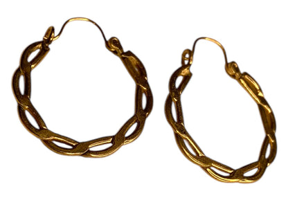 Goldtone Chain Pattern Hoop Earrings Hinged Pierced 1 Inch