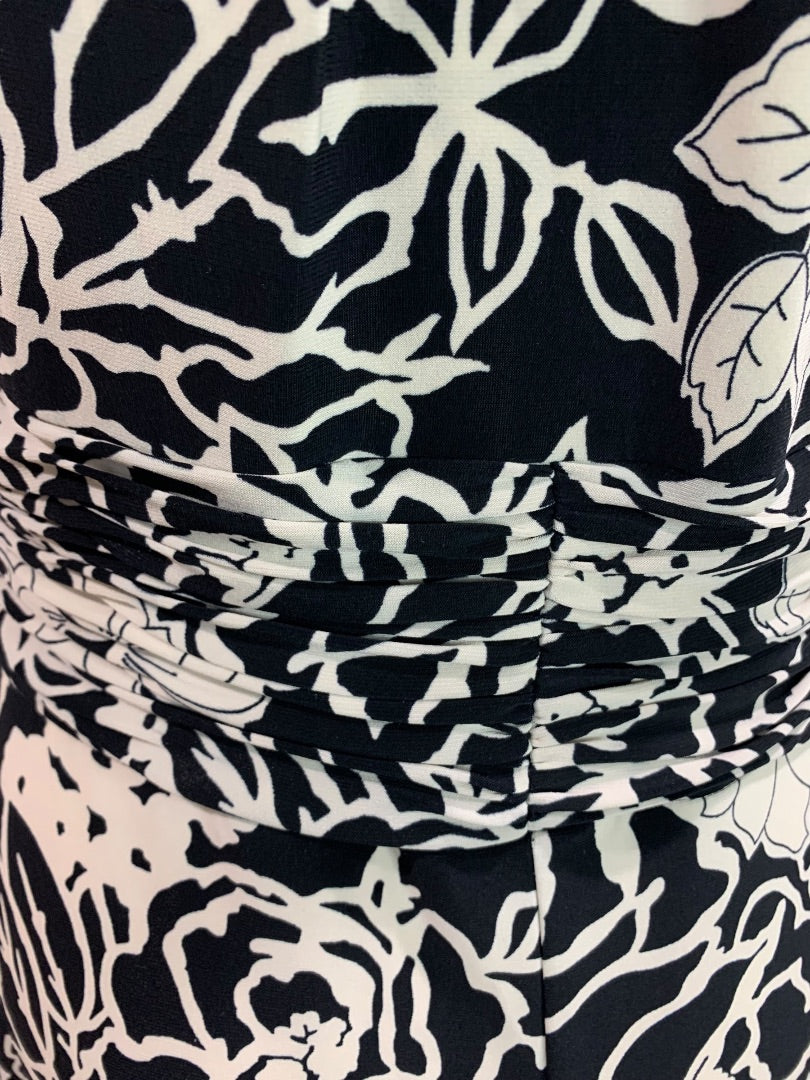 Size 12 Jones Wear Dress Black Ivory Print Pullover Stretch A-Line Midi