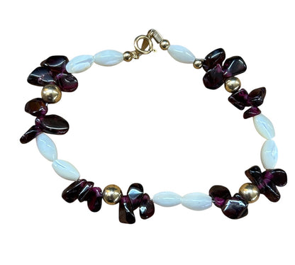 Beaded White Purple Chip Stones Goldtone Bracelet 7.5 Inch