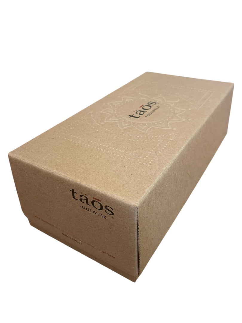 Size 38 (US 7-7.5) Taos Jiminy Lace Up Womens Shoes 2677 Black