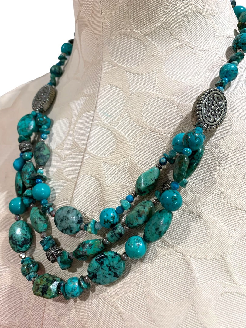 Silvertone and Green Beaded Necklace Snake Chain 17-22 Inch Lobster Clasp