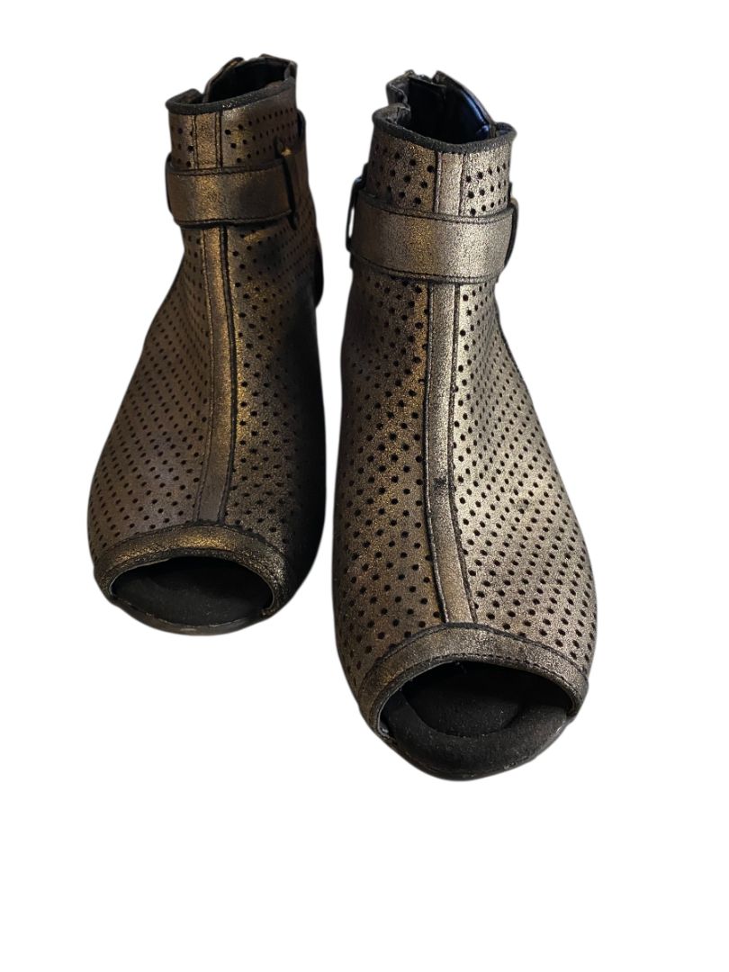 Size 11 Earth Intrepid Womens Pewter Leather Booties Boots Open Toe