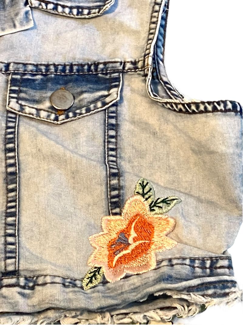 14 Girls Rare Edition Cropped Lightweight Denim Vest Raw Hem Flower Embroidery