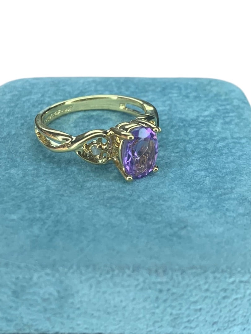 Size 6.5 Goltone Costume Jewelry Ring Purple Glass Solitaire Setting Oval