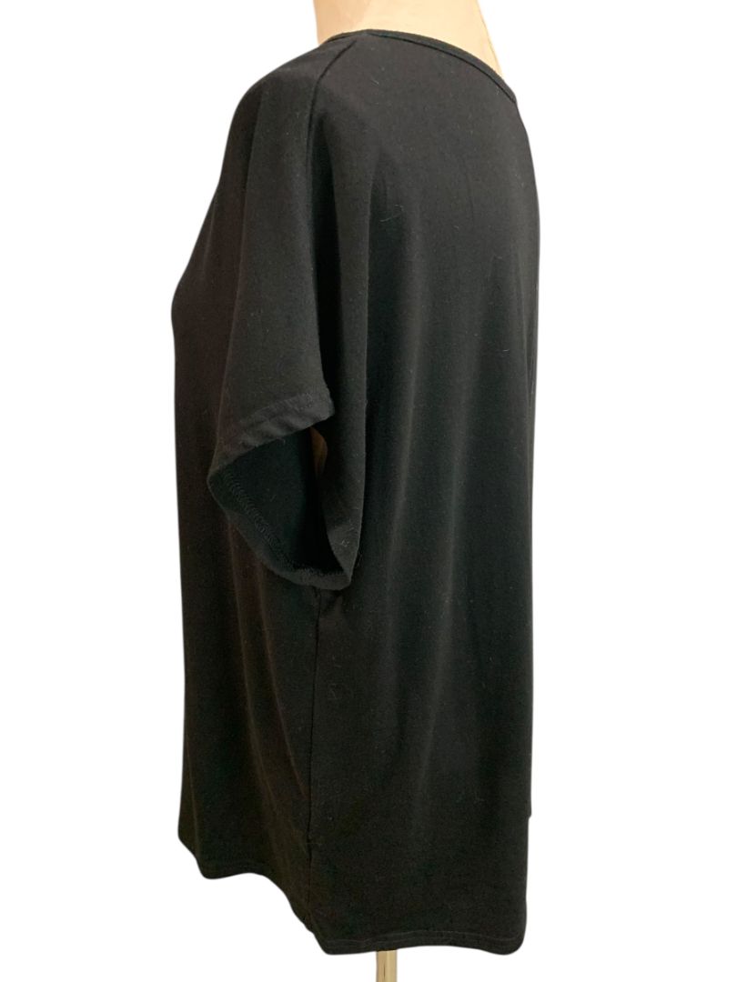 Size 1XL Womens Black V-Neck Short Sleeve Tshirt Loose Fit