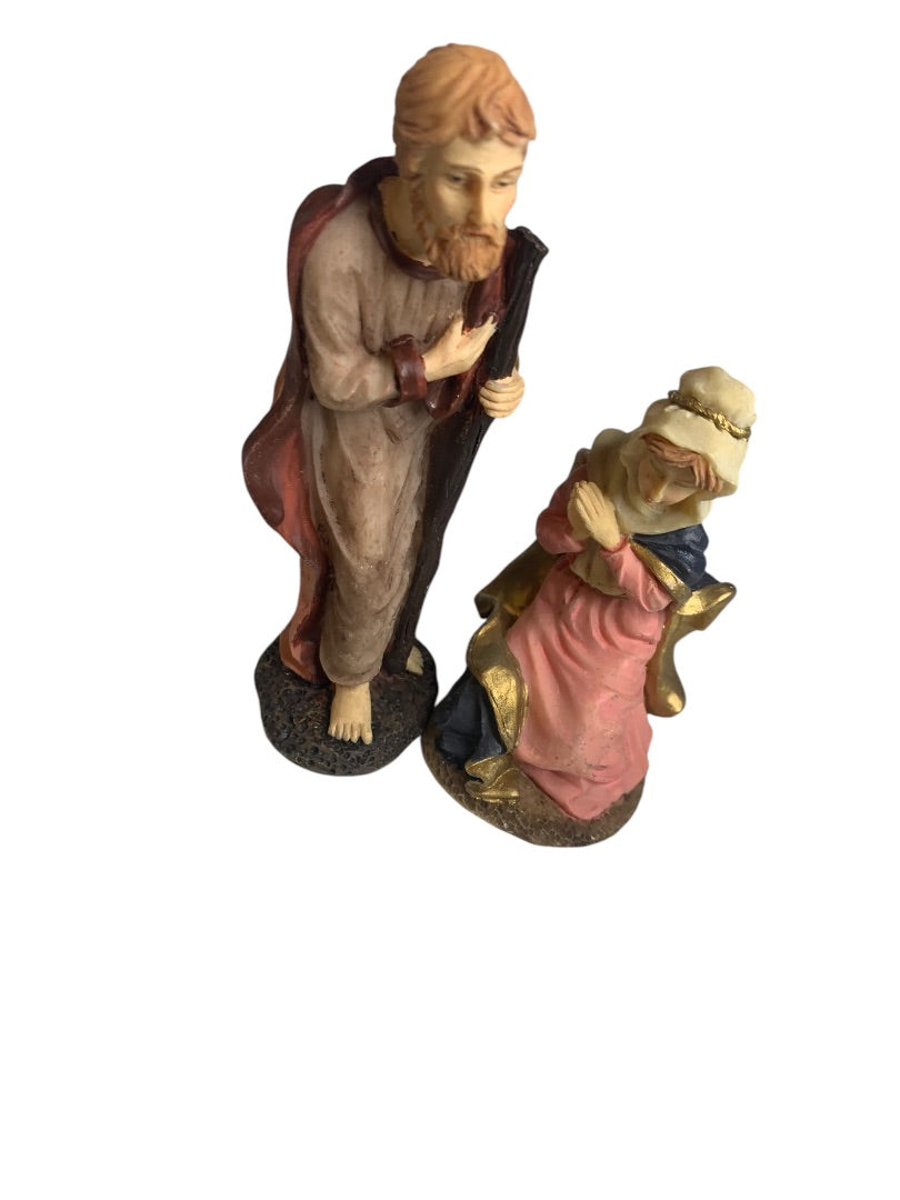 Nativity Resin Figurine Christmas Mary Kneeling Joseph 4 Inch