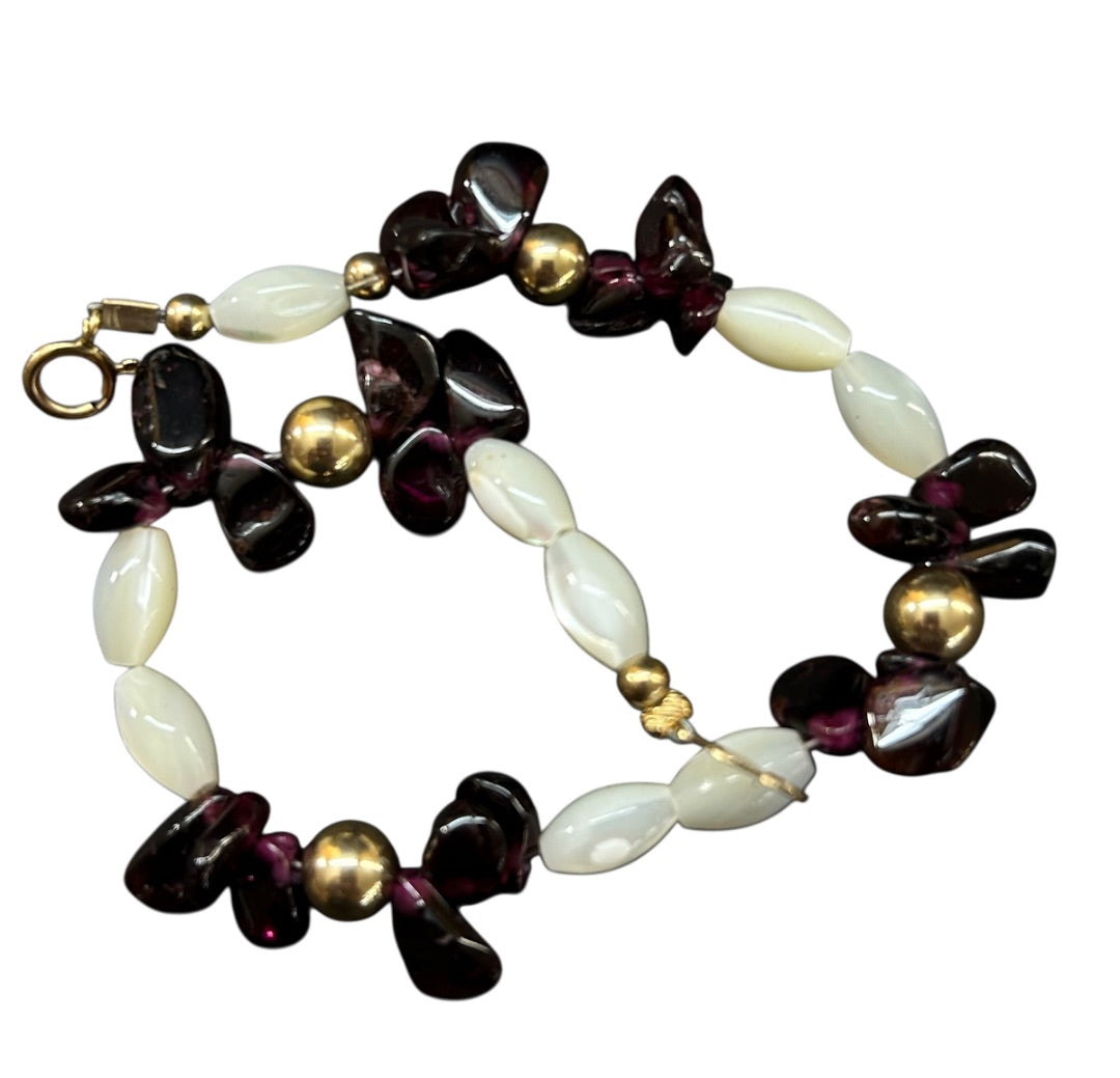 Beaded White Purple Chip Stones Goldtone Bracelet 7.5 Inch