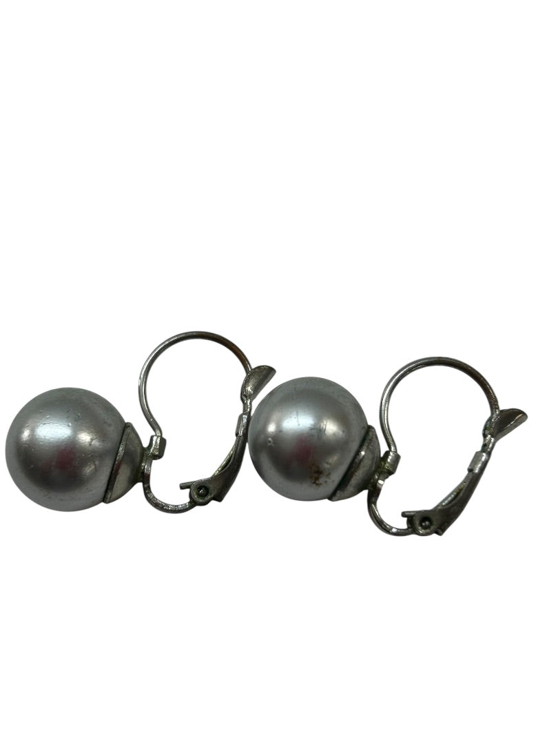 Silvertone Gray Faux Pearl Earrings Pierced Leverback .75 Inch Drop Dangle