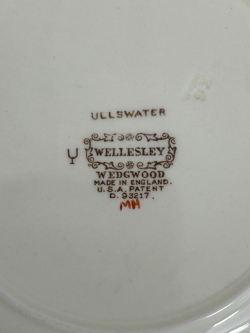 1940s Wellesley Wedgwood Ullswater China 9.5" Luncheon Plate
