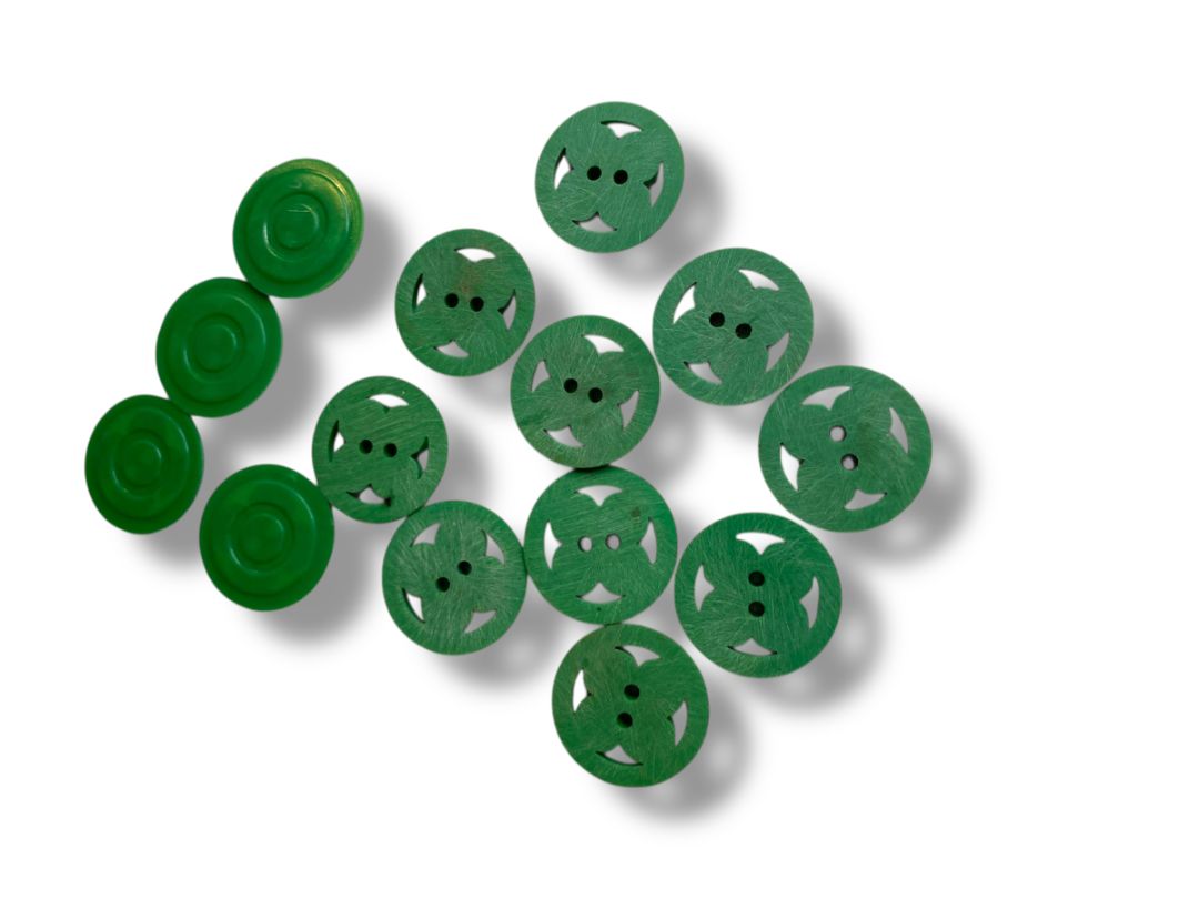 Lot of 14 Green Midcentury Buttons Acrylic Clover Design .9" (23mm)