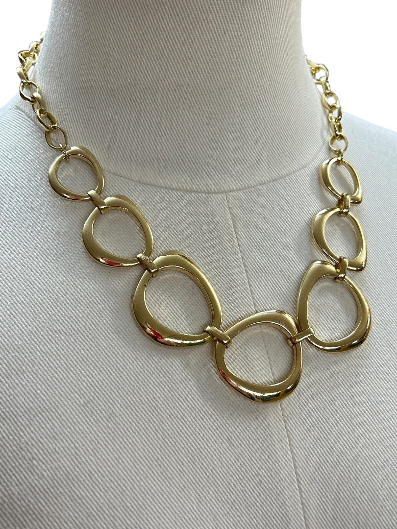 Goldtone 17-21 Inch Necklace Statement Lays Flat