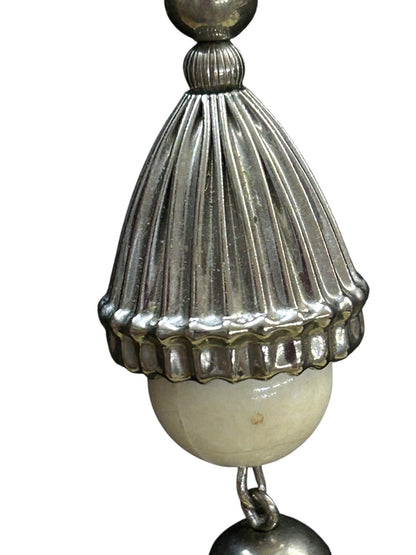 Vintage Silvertone and Cream Bead Necklace 19 Inch Spring Clasp Tassel