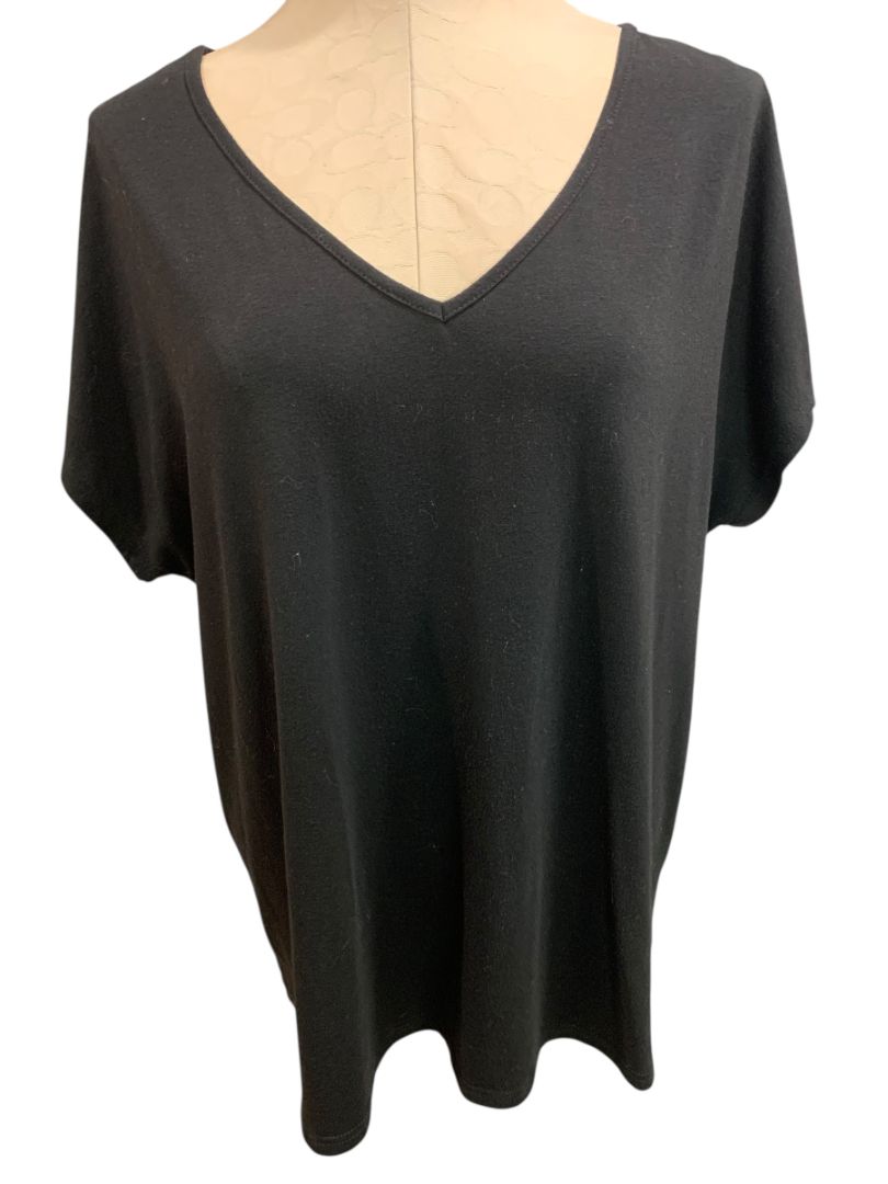 Size 1XL Womens Black V-Neck Short Sleeve Tshirt Loose Fit