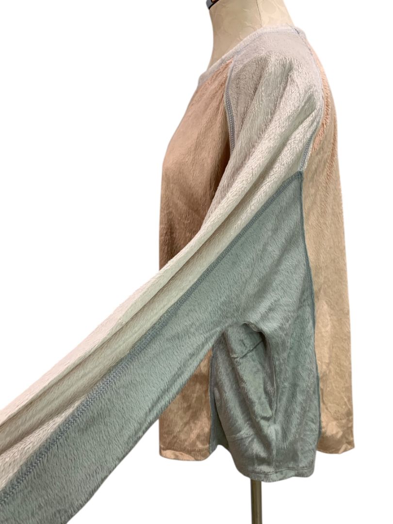 Size Medium Easel New Womens Color Block Soft Neutral Shirt