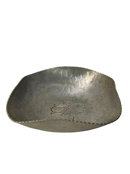 Vintage Buenilum Tulip Design Hammered Aluminum Square Bowl 8 Inch