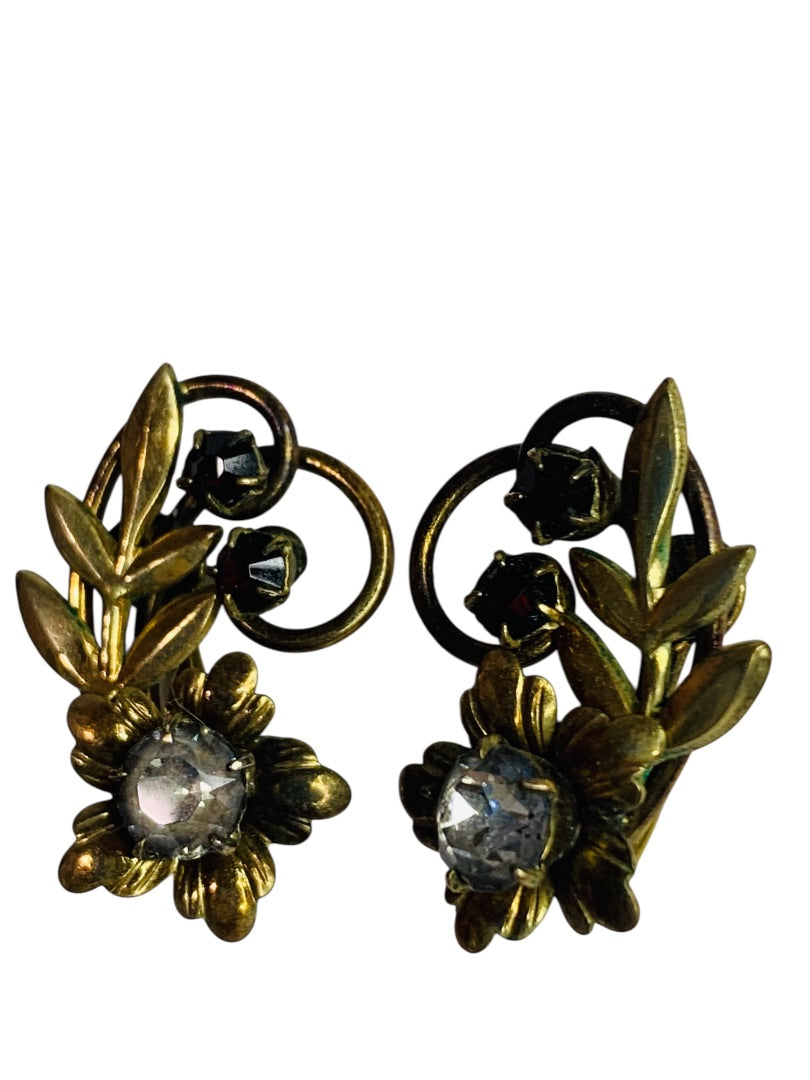 Vintage Screw Back Non-Pierced Earrings Gold Filled Leaf Flower Goldtone .9 Inch
