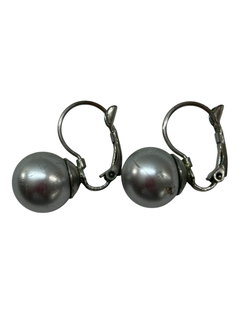 Silvertone Gray Faux Pearl Earrings Pierced Leverback .75 Inch Drop Dangle