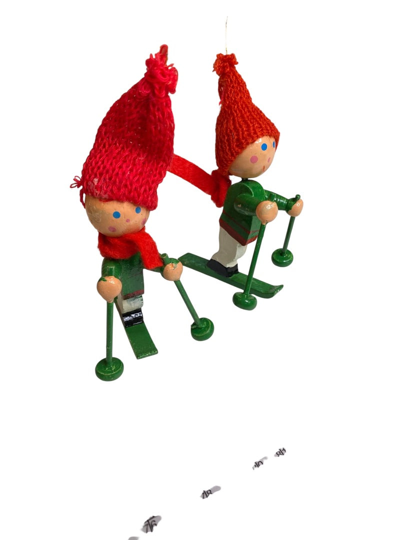 Vintage Wooden Christmas Holiday Ornaments Skiers 3" Green