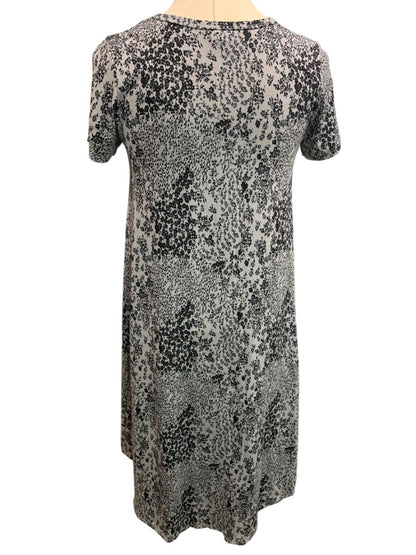 Size XXS LulaRoe Gray Floral Carly Dress Hi Lo Hem Tshirt Short Sleeve
