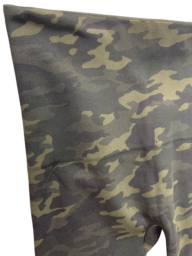 Small (2/4) Spanx Womens New Look at Me Now Leggings Green Camo Crop