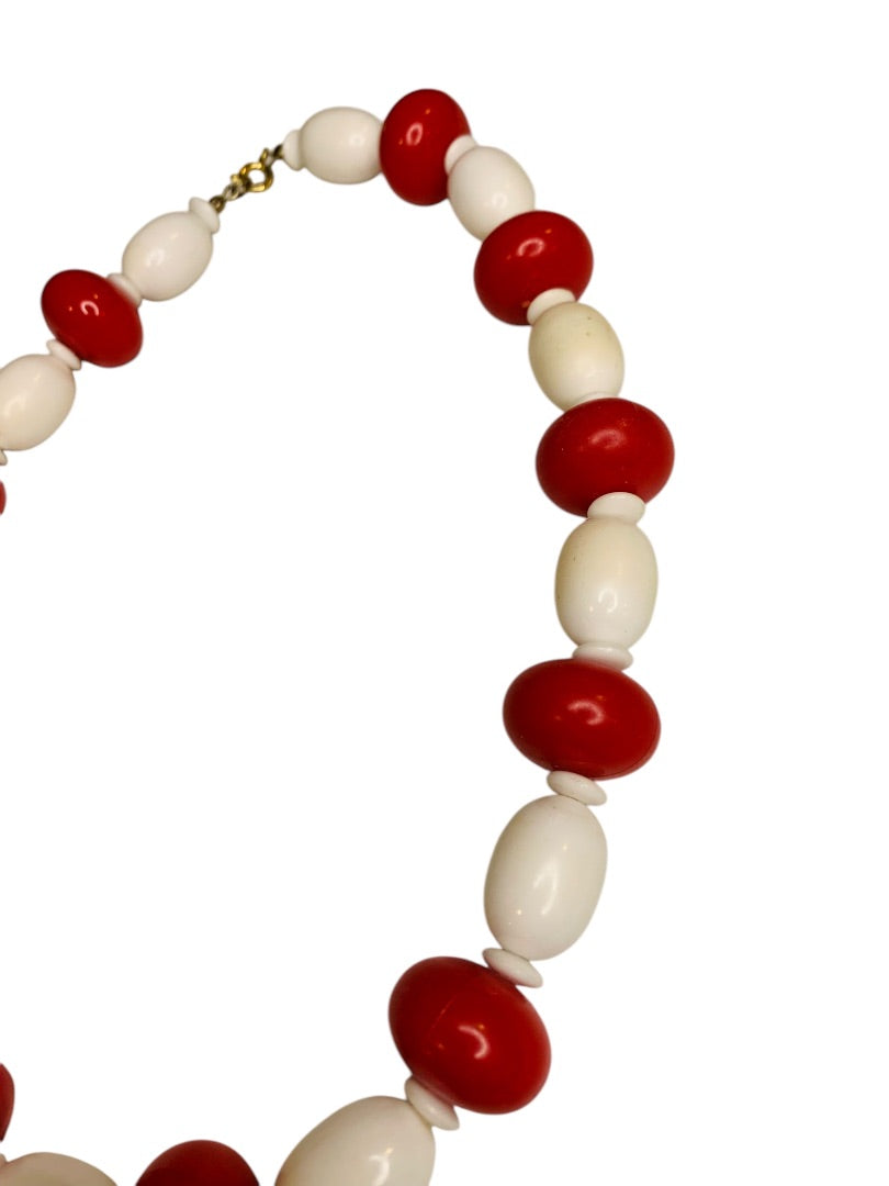 Vintage Chunky Red White Beaded Necklace 18.5 Inch Spring Clasp