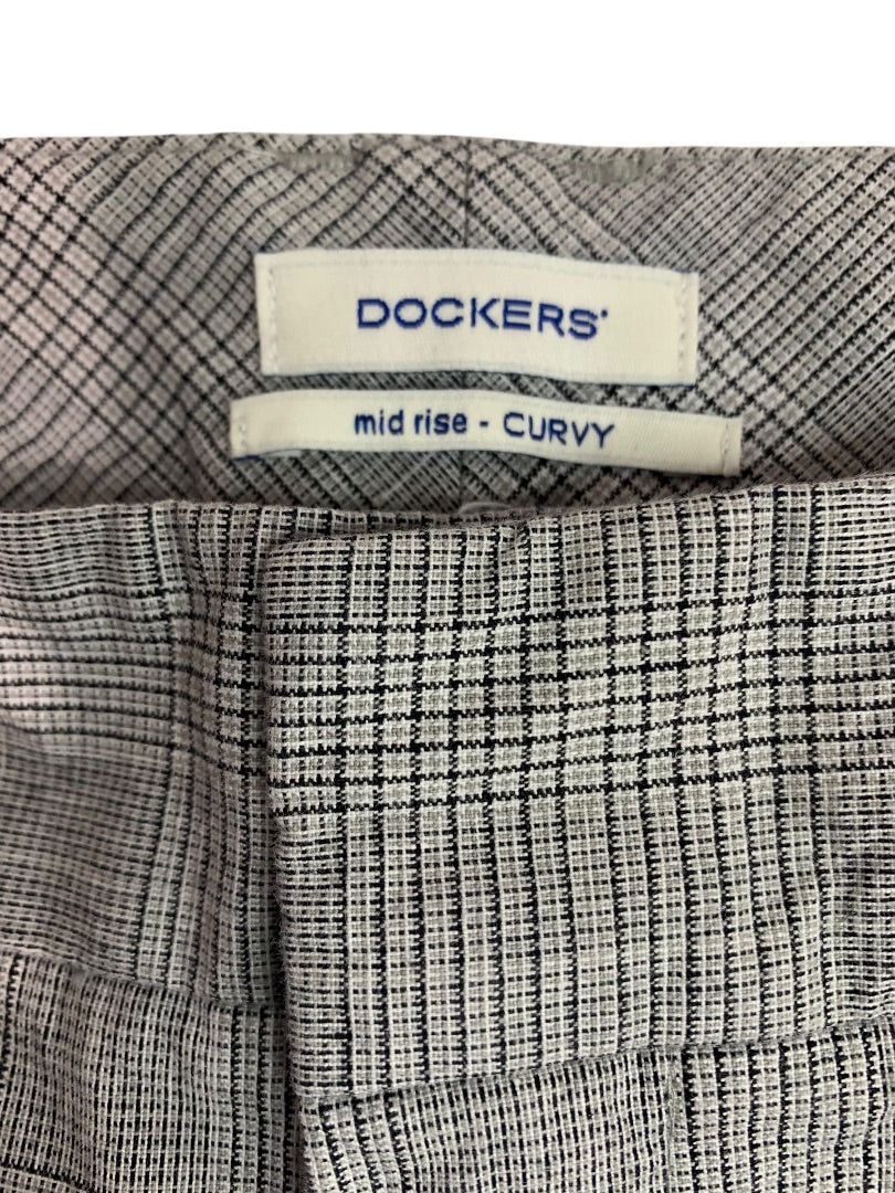 Size 16 Dockers Womens Plaid Gray Pants Mid Rise Curvy Metro Capri