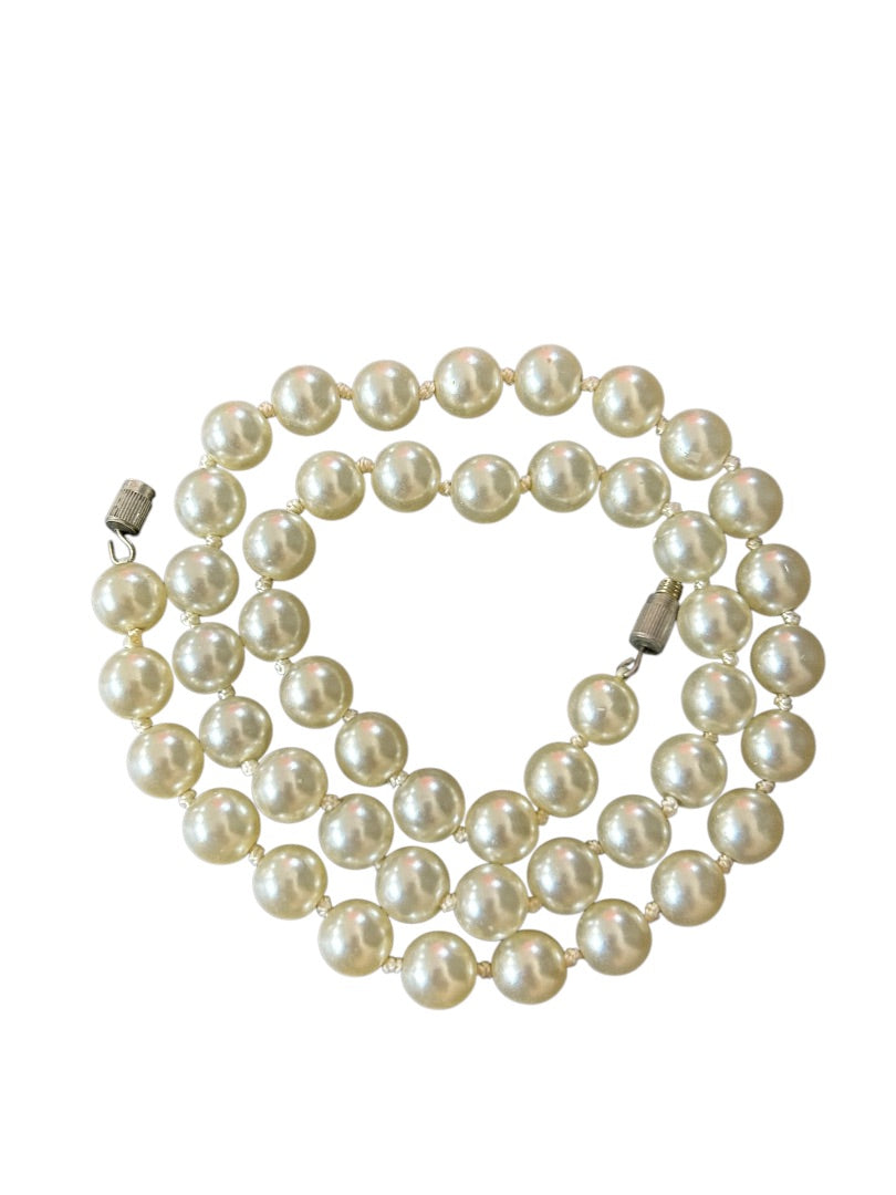 Faux Pearl Hand Knotted Vintage Necklace Barrel Clasp 18.5 Inch