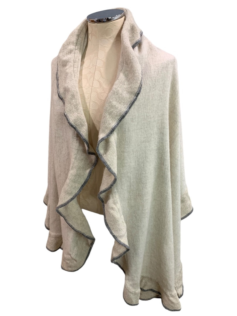 One Size Nordstrom Womens Oatmeal Wrap Shawl Ruffle Edge Gray Contrast