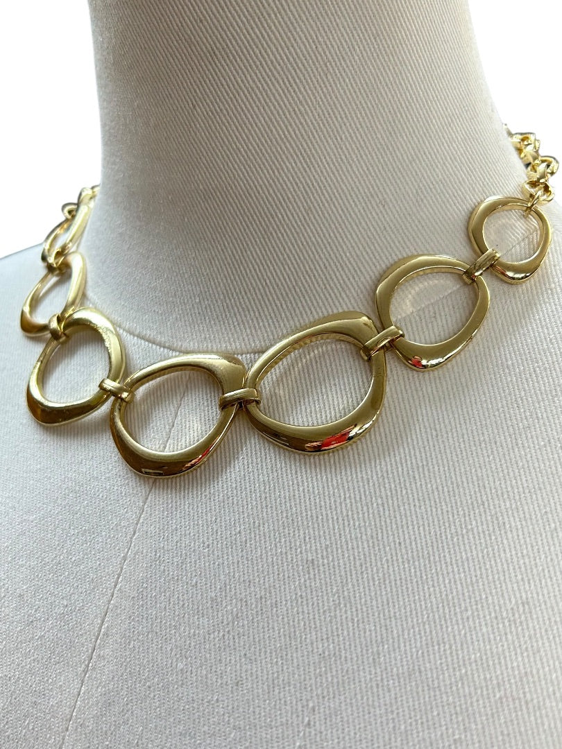 Goldtone 17-21 Inch Necklace Statement Lays Flat