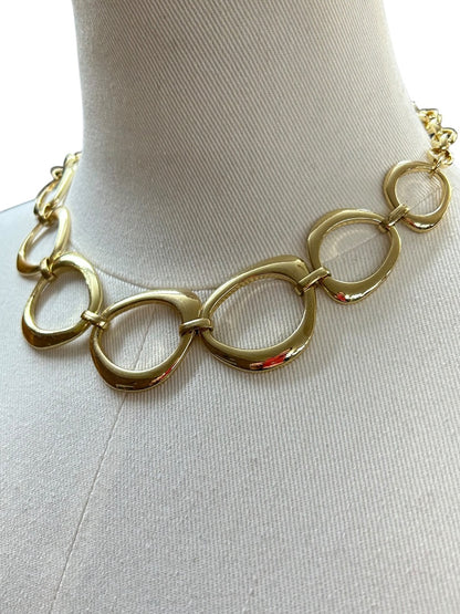 Goldtone 17-21 Inch Necklace Statement Lays Flat