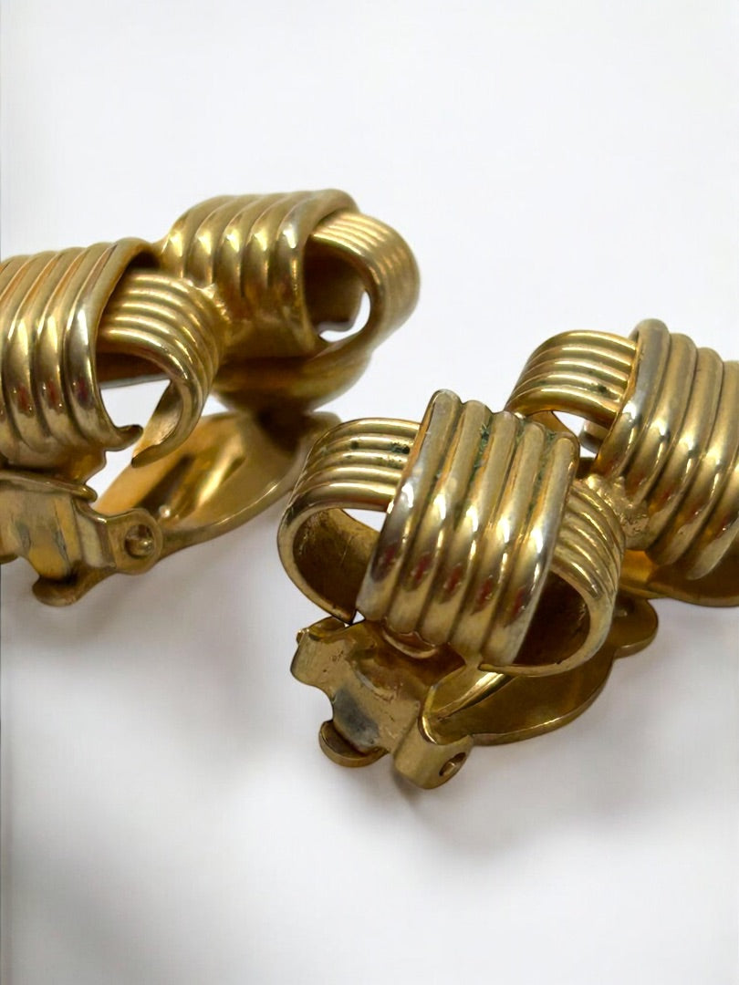 Vintage Clip On Non-Pierced Earrings Goldtone 1.25" Double Knot Design