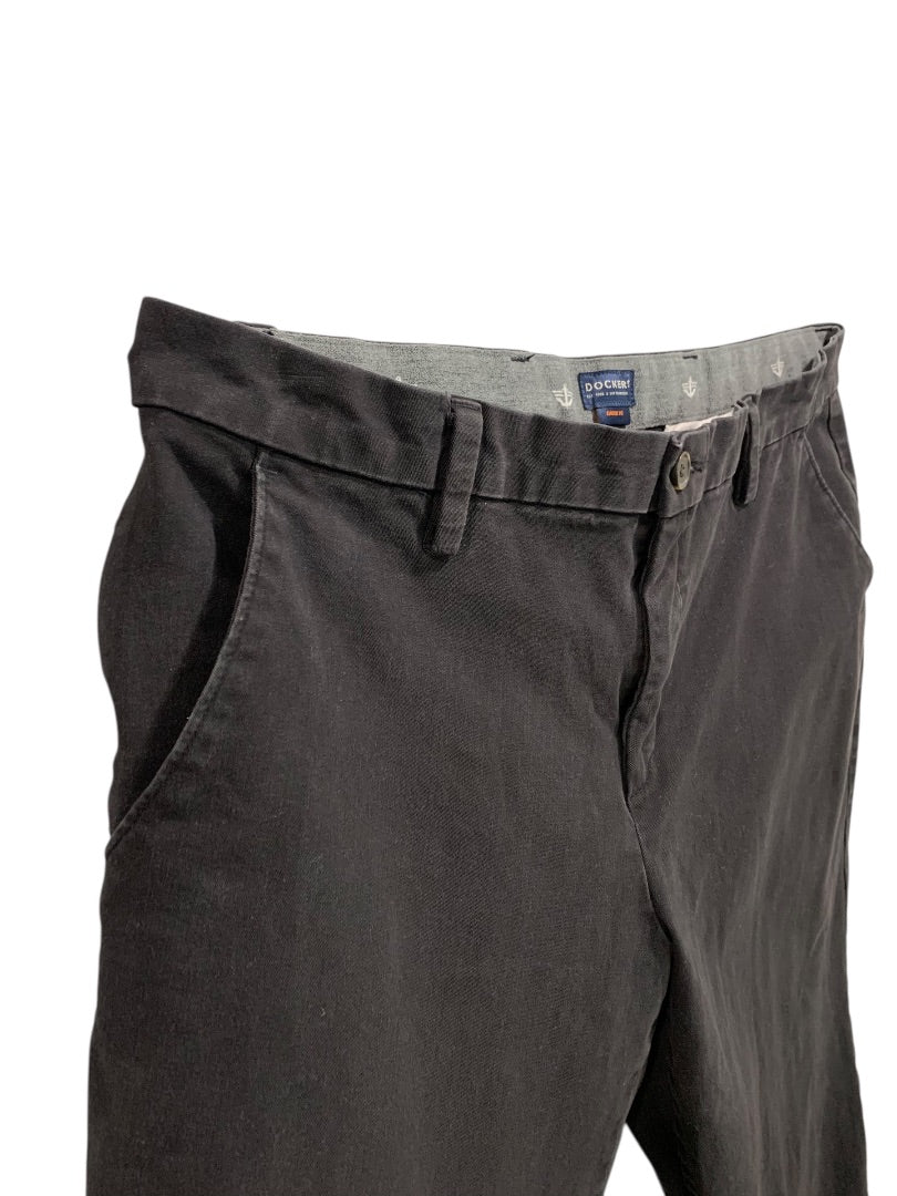 38 x 32 Dockers Mens Chino Pants Black Classic Fit