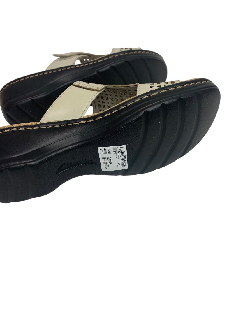 Size 8.5 Clarks Womens Hayla Sandal Beige Leather Adjustable Lightweight