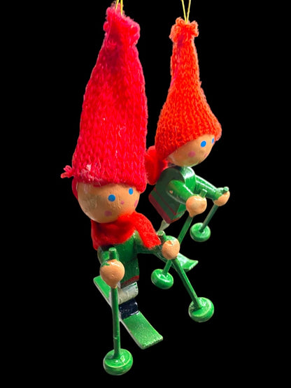 Vintage Wooden Christmas Holiday Ornaments Skiers 3" Green