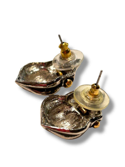 Silvertone Goldtone Post Pierced Earrings .9" Lamppost Shape