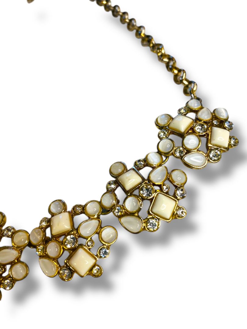 Banana Republic Goldtone Necklace Statement Lays Flat 17.5-20.5"